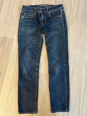 American Eagle Outfitters Women’s Dark Blue Skinny Jeans